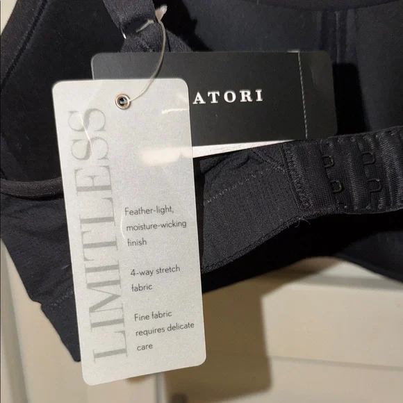 Natori Elegant Black Bra - Picture 2 of 5